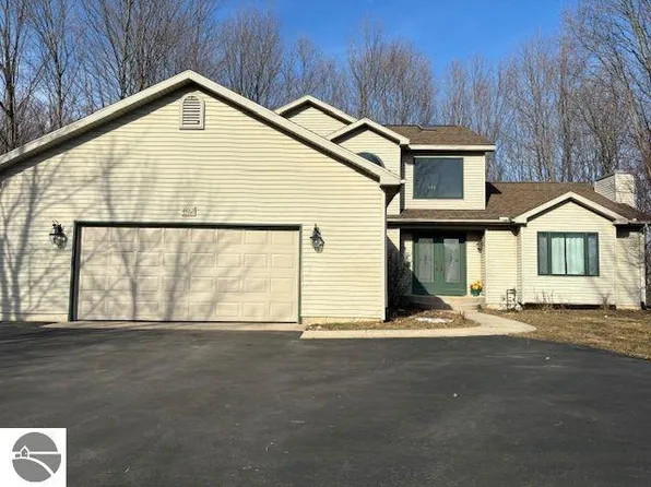 4482 Silver Valley Ln, Traverse City, MI 49684