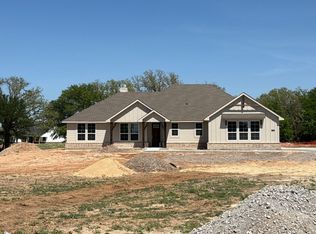 156 Oak Grove Way, Springtown, TX 76082