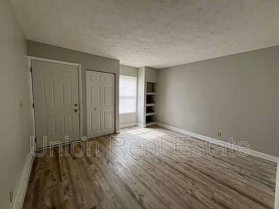 4th image of 103 Forest Ln