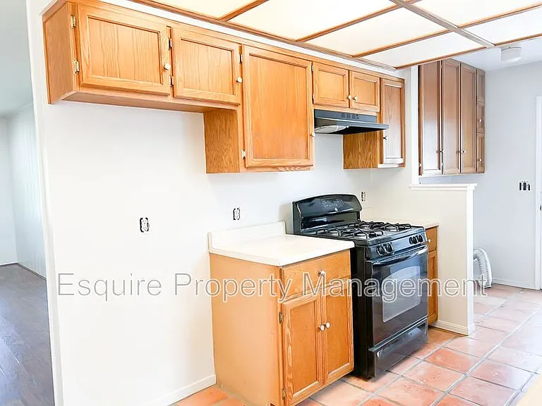 1016 Sespe Ave — Photo 6