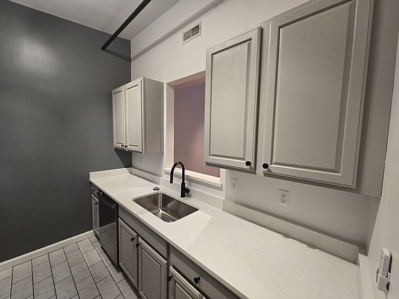 3rd image of 7 Rantoul St #303