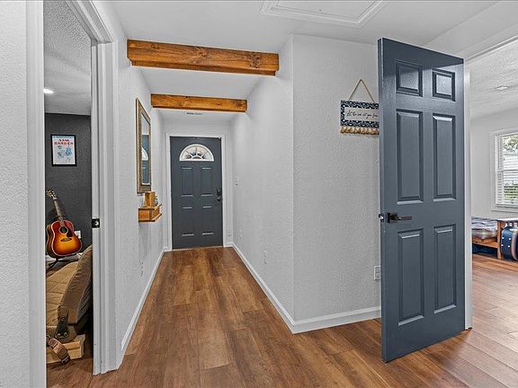 5th image of 427 Linden Ave