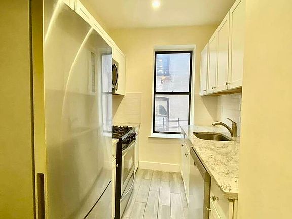 5th image of 286 Fort Washington Ave #5DD