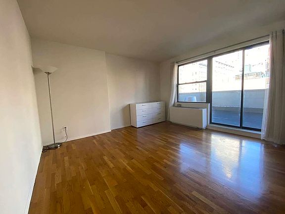 5th image of 150 Lexington Ave #8