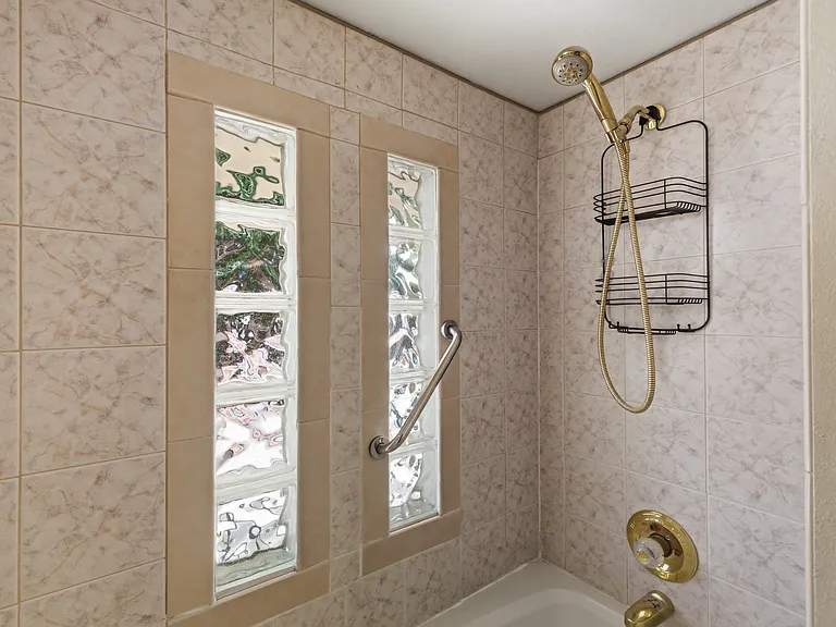 1301 W Montoya Ln — Photo 21