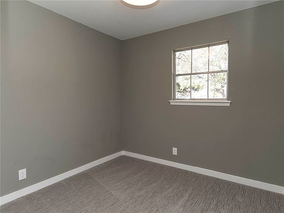 5th image of 800 Sahara Ave #A