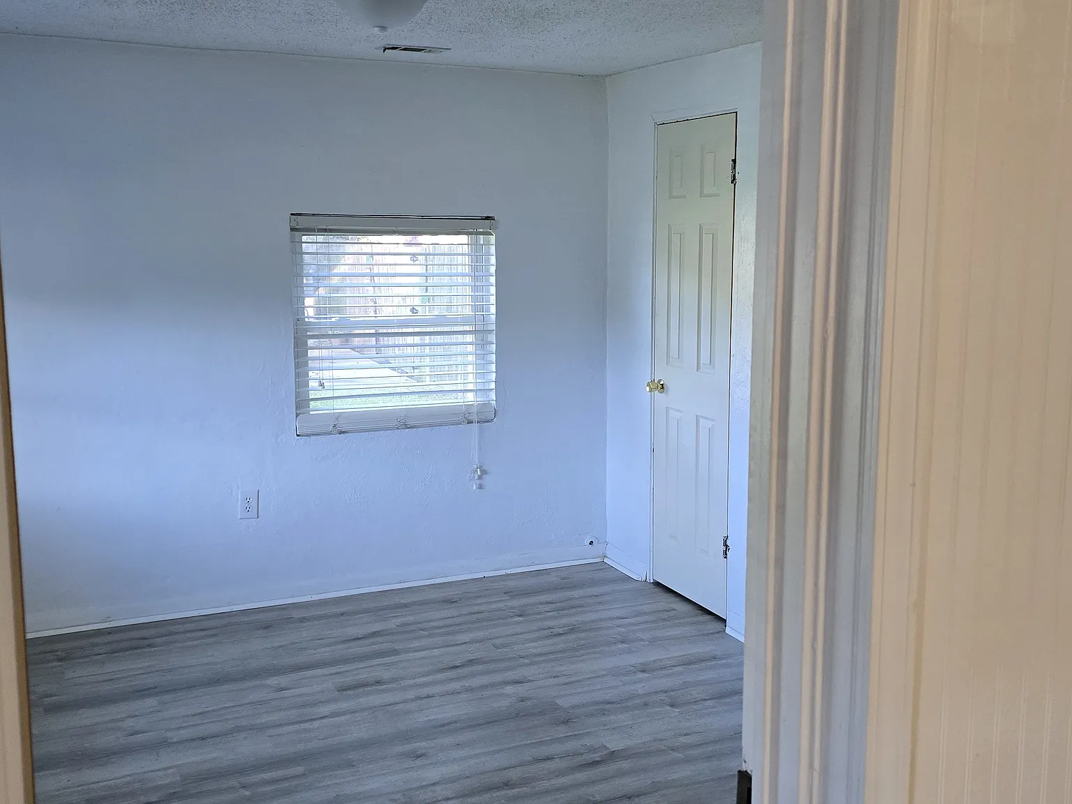 2 bed, 900 sqft, $1,050 — Photo 2