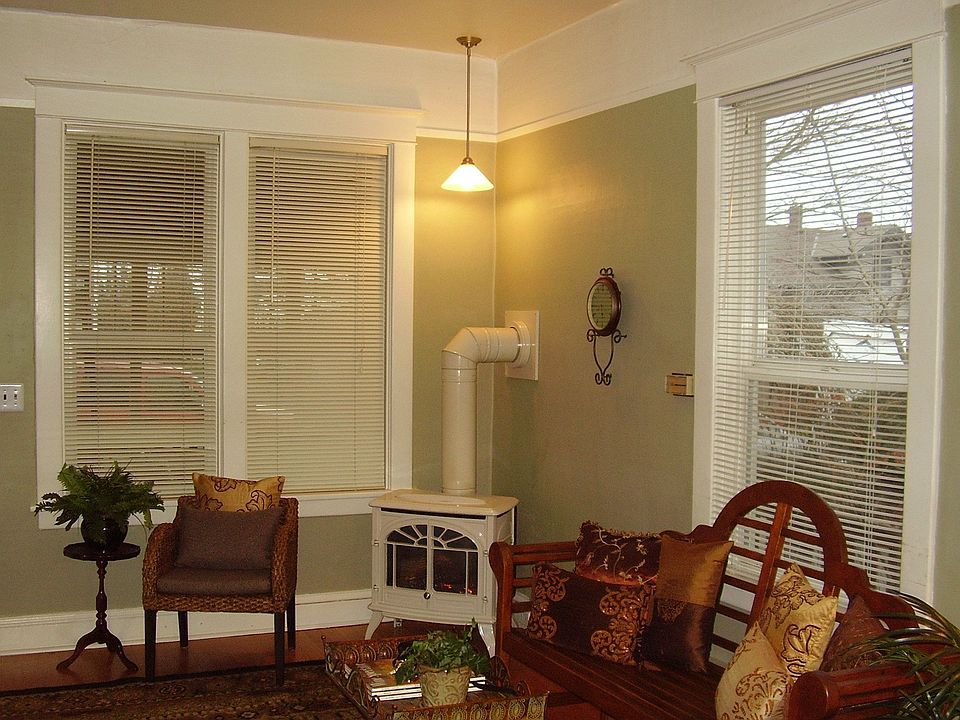 2nd image of 1415 12th St