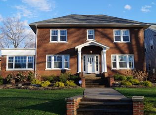 2512 Euclid Heights Blvd, Cleveland Heights, OH 44106