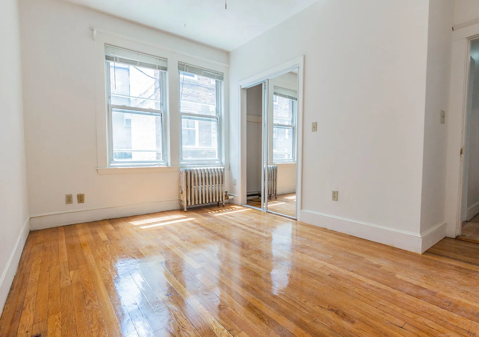 Allston 1 Bed Split Heat & Hot Water Included Great Value 9/1 — Photo 1