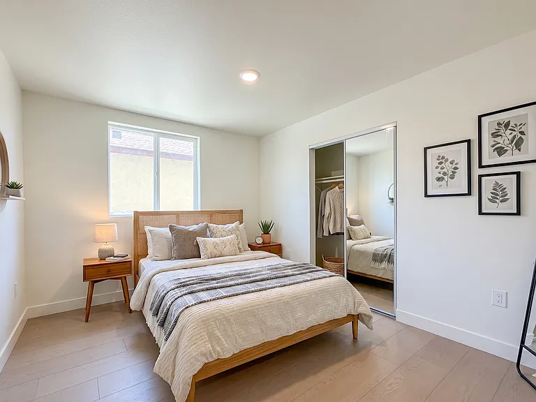 2026 Luxury 4 & 6 Bedroom Units — Photo 24