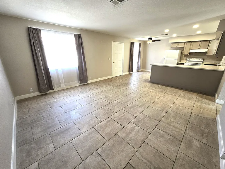 4300 N Lamont St #291 — Photo 4