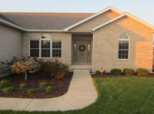 4713 Greenbriar Dr, Springfield, IL 62711