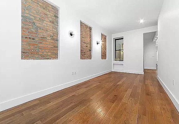 3rd image of 851 Hancock St #2R