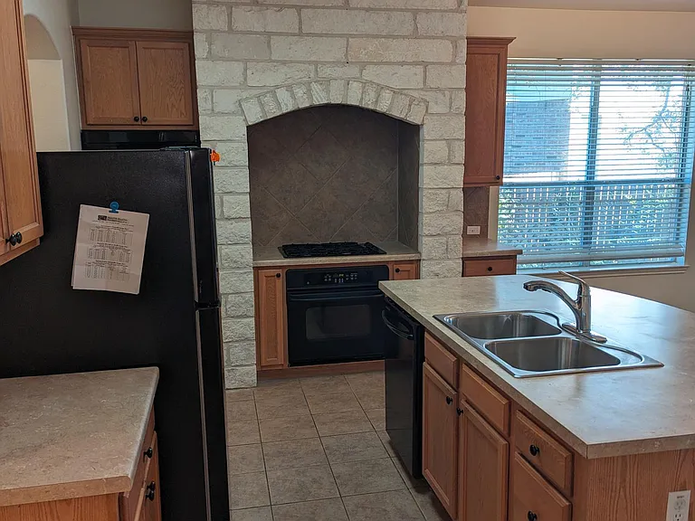 211 Arrowhead Trl — Photo 3