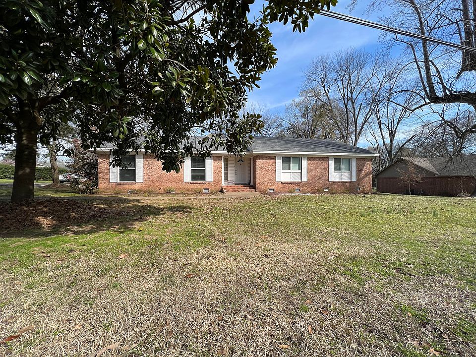 1st image of 1820 Bradley Ln