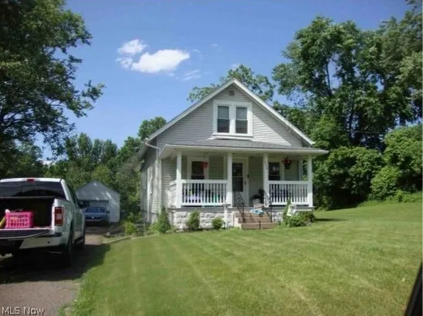 920 Ewart Rd, Akron, OH 44312