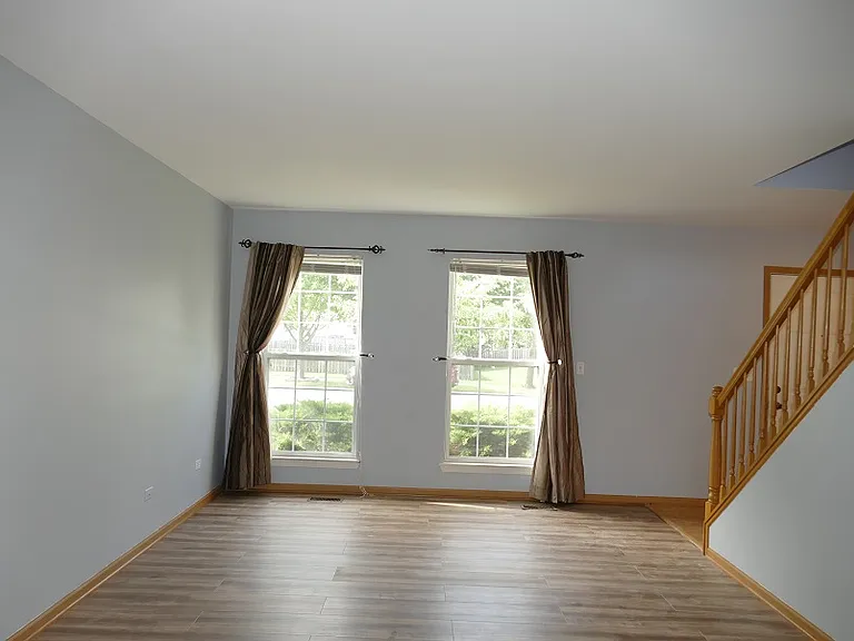 2551 Smithfield Ln — Photo 5