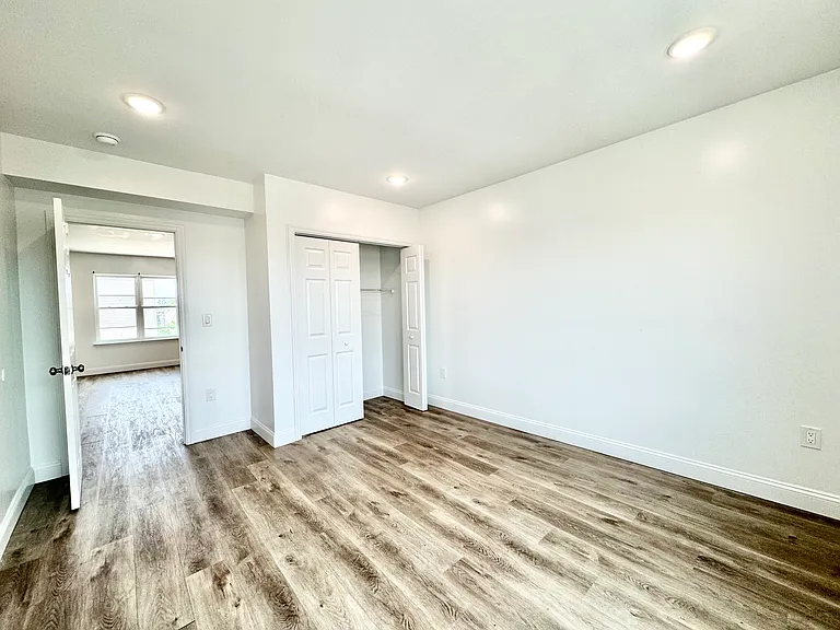 4077 Lancaster Ave #203 — Photo 14