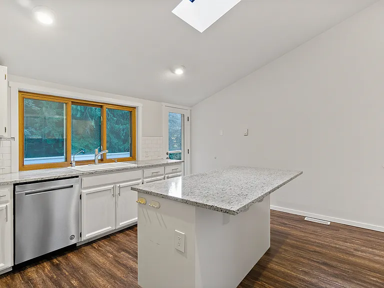 20439 NE 3rd St — Photo 10