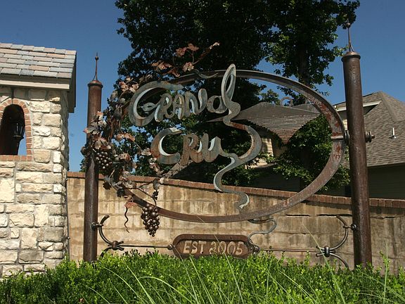 3rd image of 29 Grand Vin Lane