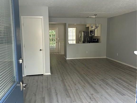 2nd image of 6608 Wellington Sq
