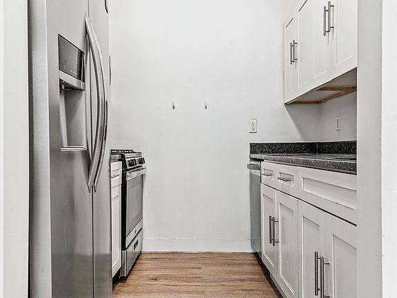 5th image of 669 E 21st St APT 1R