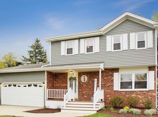 910 Cumberland Ct, Carol Stream, IL 60188