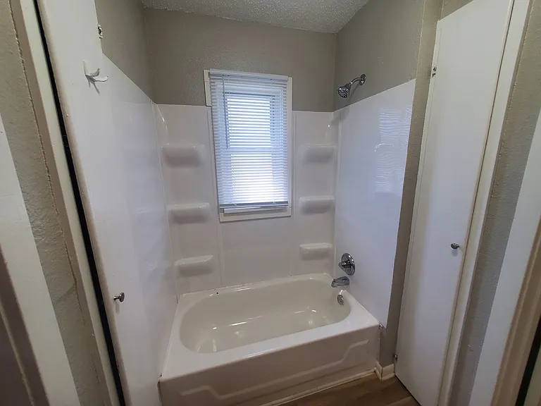 150 E Douglas Ave — Photo 18