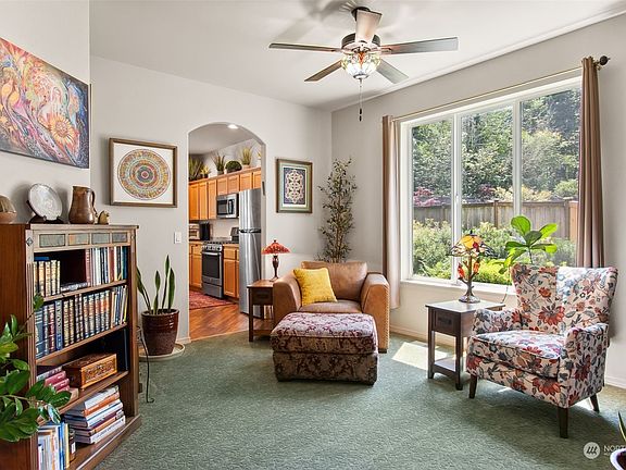 5th image of 2228 Crestwood Place NW