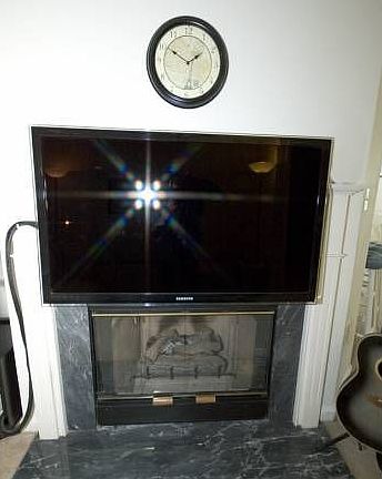 46" LCD HDTV conveys