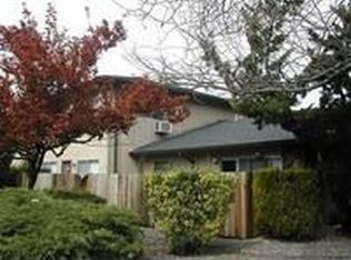 220 Arlen Dr, Rohnert Park, CA 94928