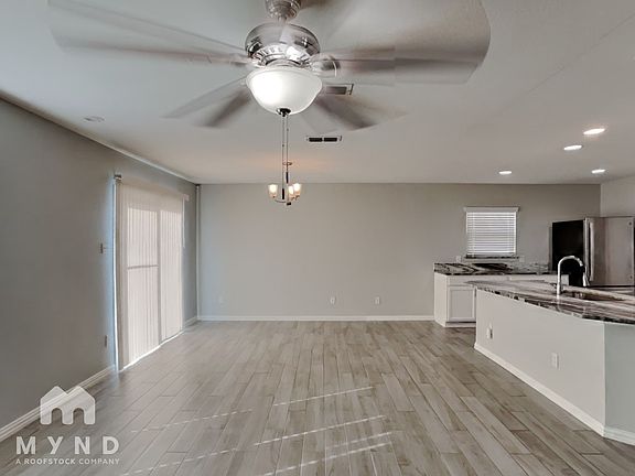 3rd image of 6928 Glade Oaks Dr