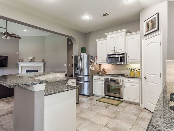 4th image of 14012 Badger Creek Dr
