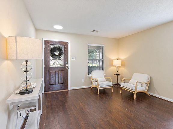 2nd image of 29515 Legends Branch Ln