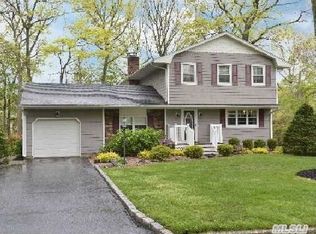 14 Musket Pl, East Setauket, NY 11733