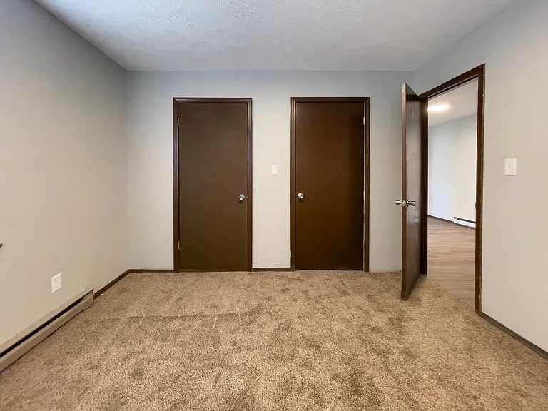 East Memorial Apartments — Photo 64