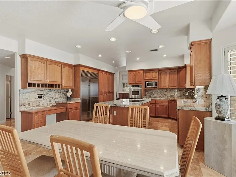 1888 Woodhaven Dr — Photo 23