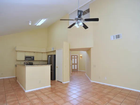 8205 N Midnight Way, Tucson, AZ 85741