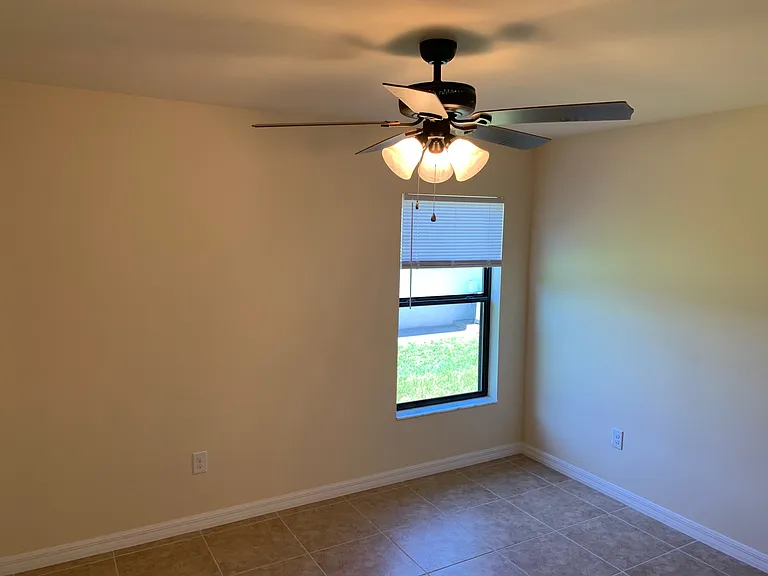3827 SW 8th Ct — Photo 14