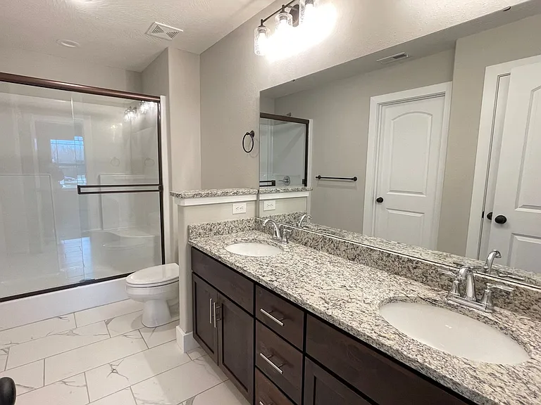 6002 S Iris Ln — Photo 8