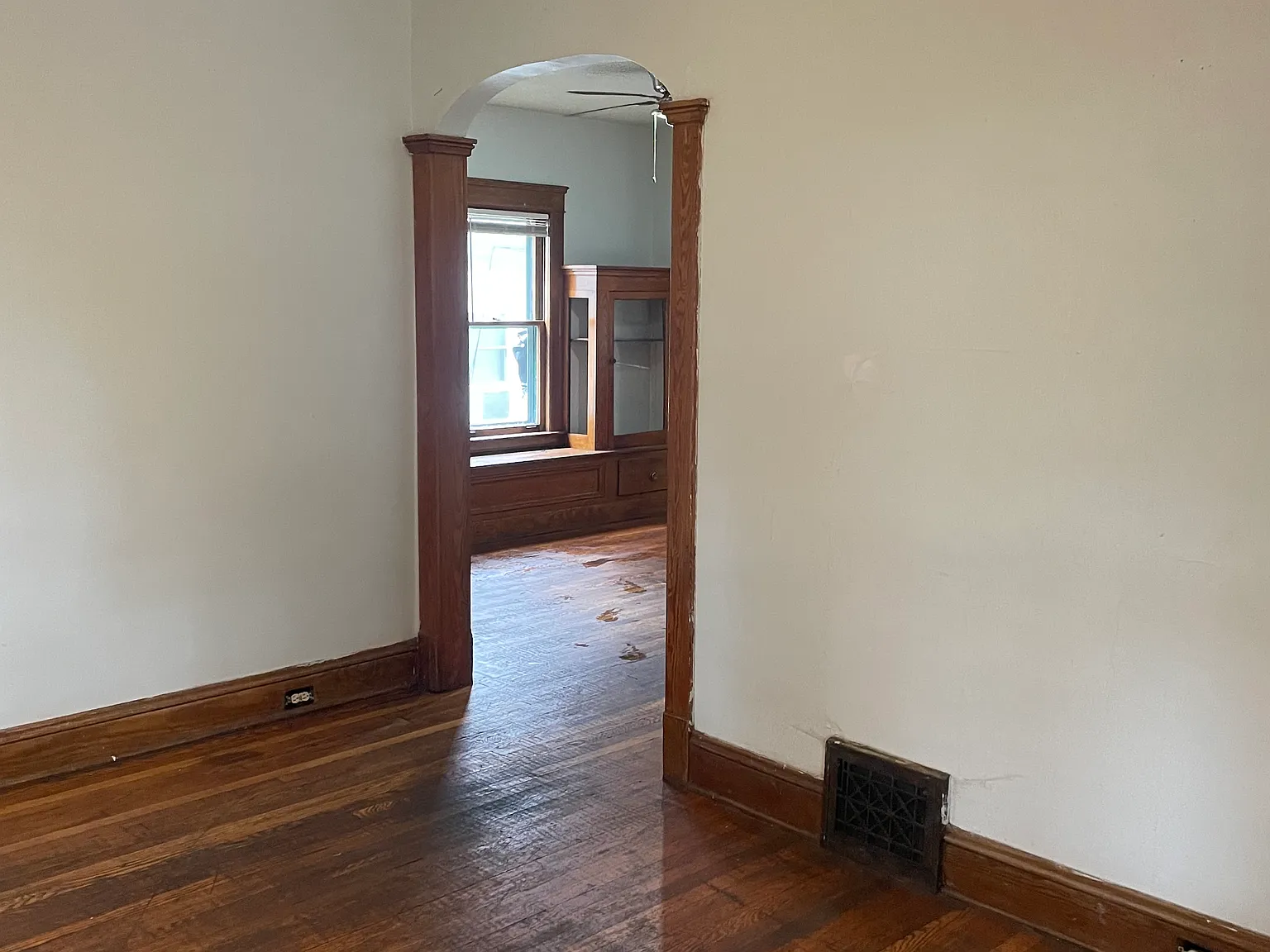 2 bed, 800 sqft, $1,100 — Photo 2