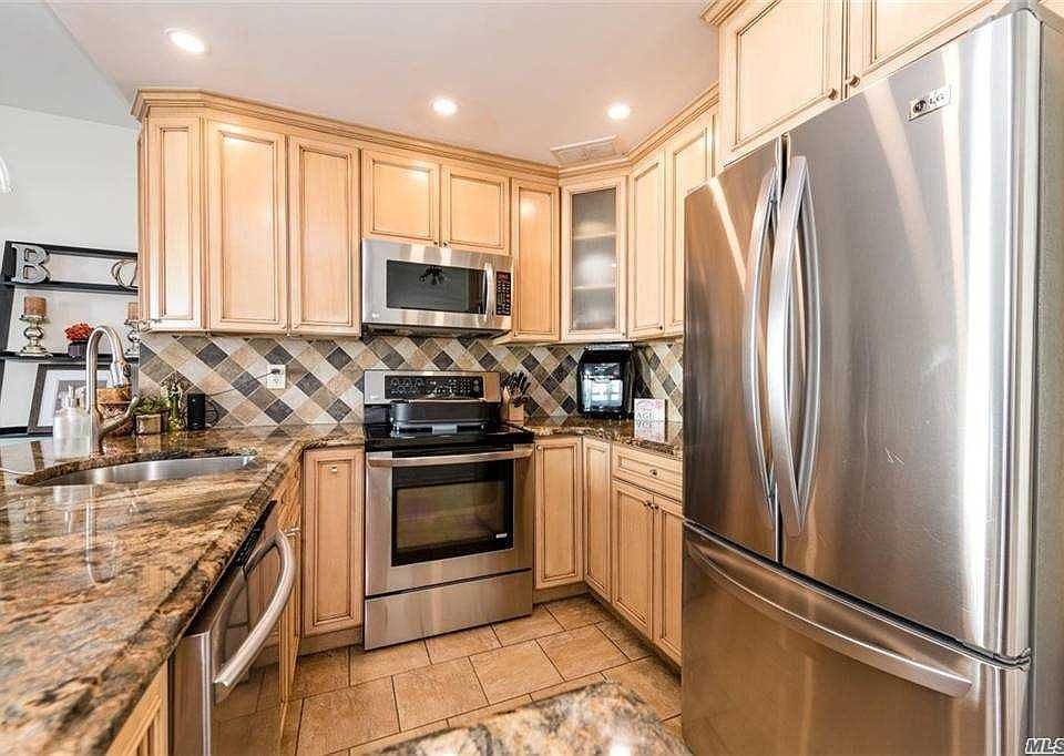 1st image of 100 W Broadway #3E