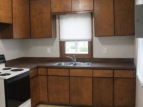 5th image of 1605 W Haskel St