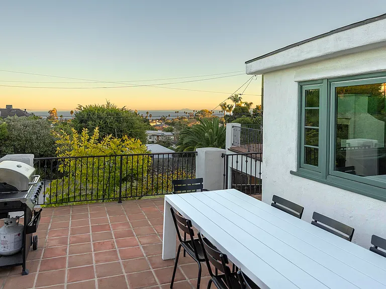 1109 Cliff Dr — Photo 19