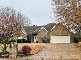 117 Village Creek Dr, Newport, AR 72112