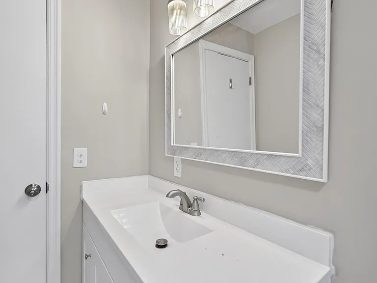 2209 Lindell Ave — Photo 33
