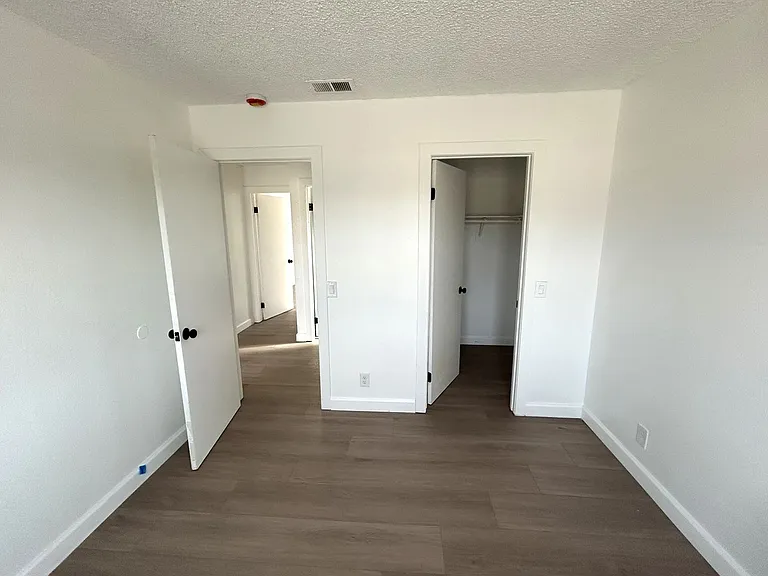 12040 Woodbridge Dr — Photo 17