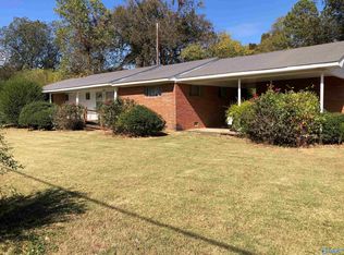 905 Hamilton St, Courtland, AL 35618