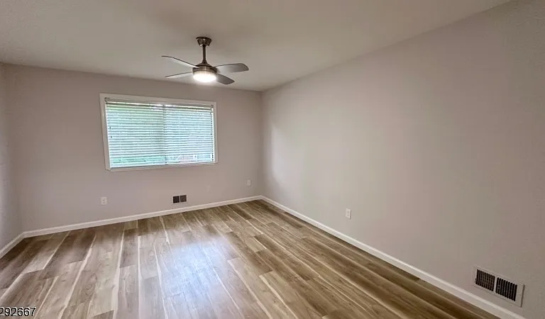 221 Myrtle Ave — Photo 13